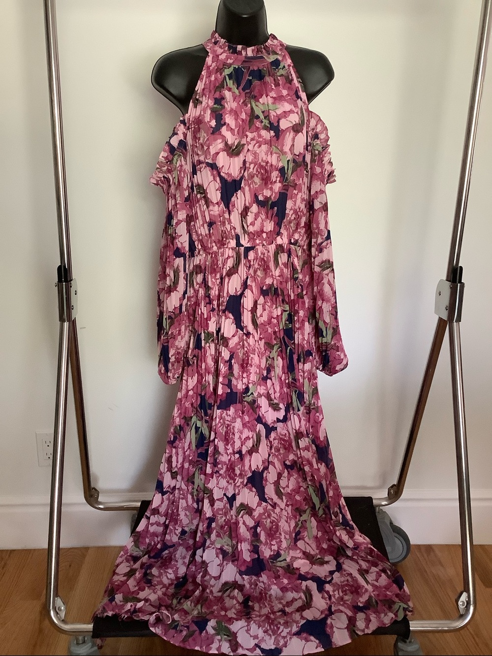 petal and pup Hilary cold shoulder purple floral maxi dress, Large - Picture 3 of 13
